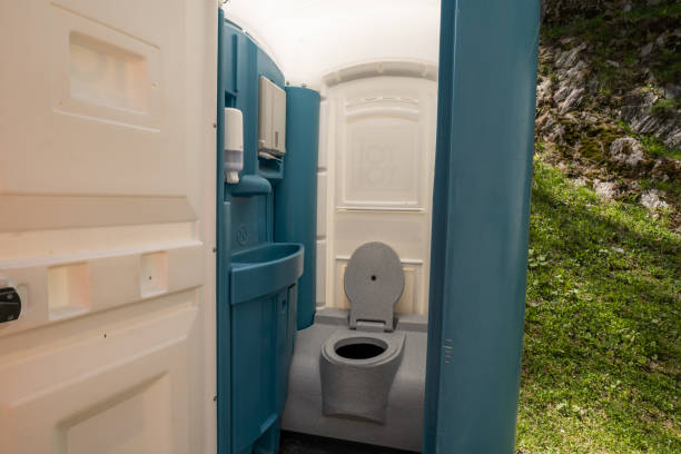 Types of Portable Toilets We Offer in Alakanuk, AK